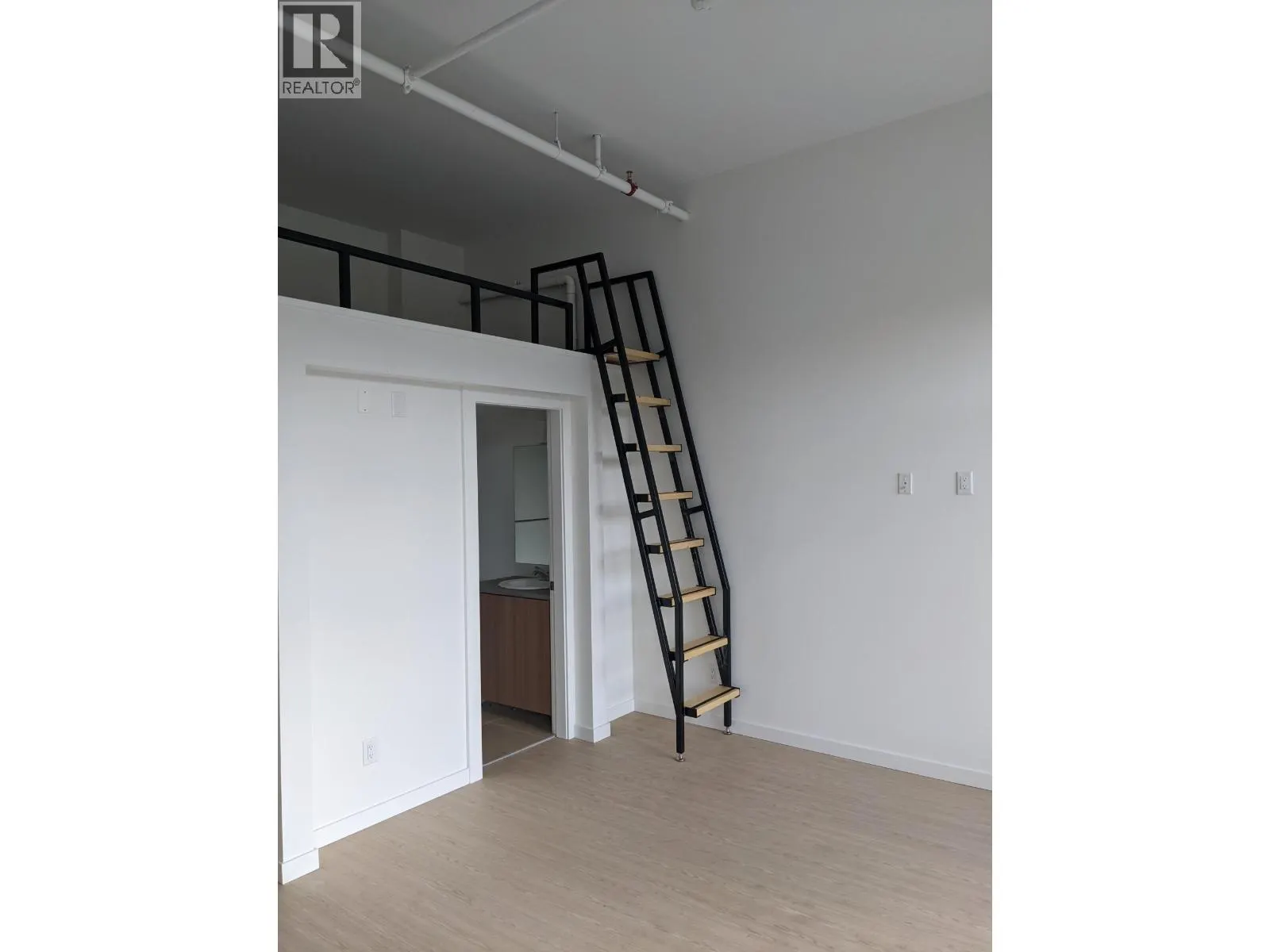 101-39771 GOVERNMENT ROAD