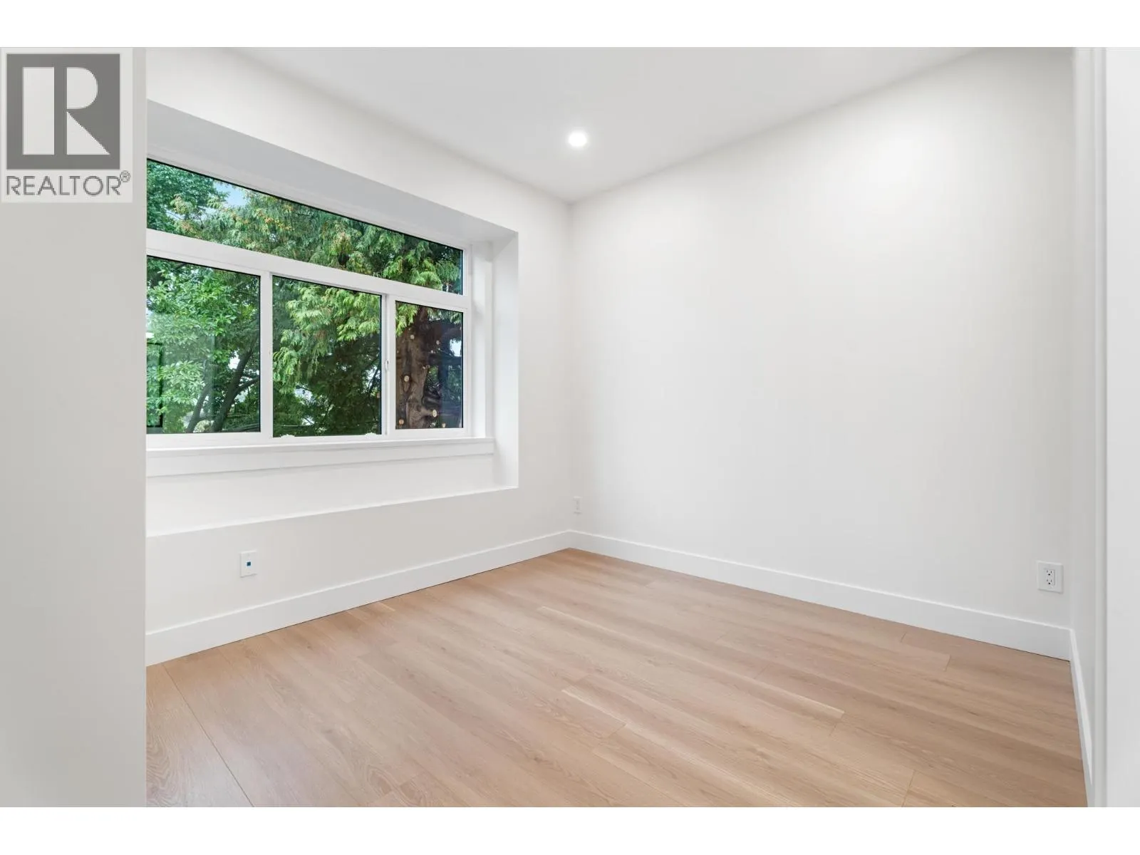 5875 CULLODEN STREET