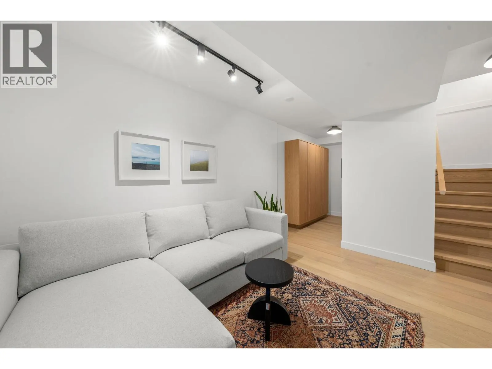 18 901 W 17TH STREET