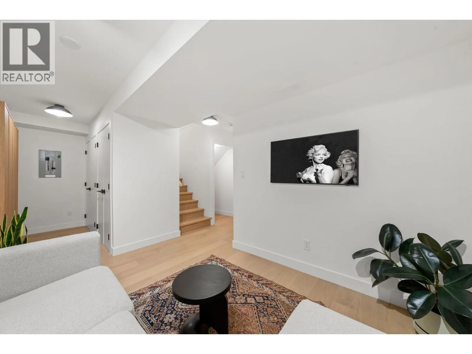 18 901 W 17TH STREET