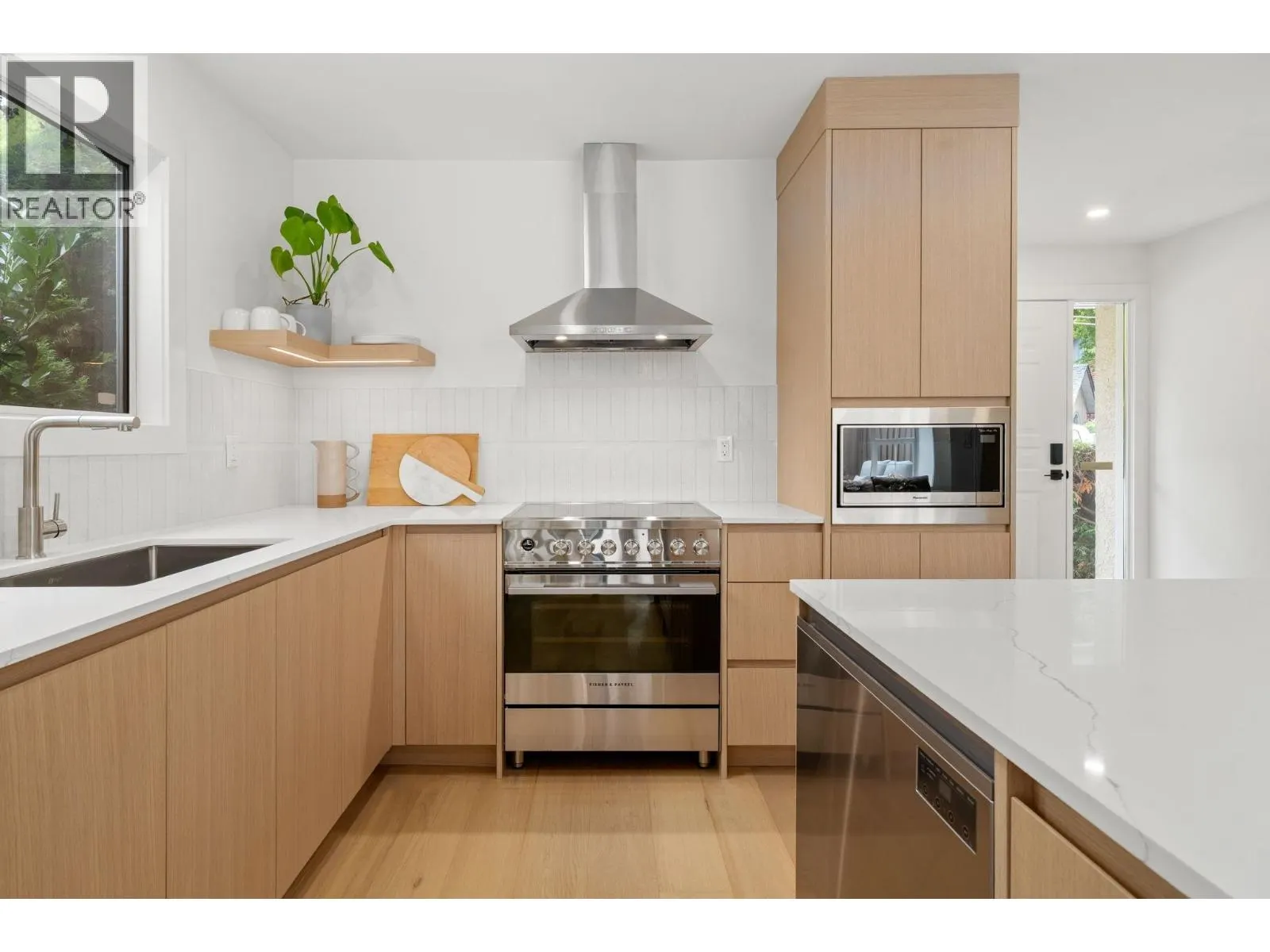 18 901 W 17TH STREET