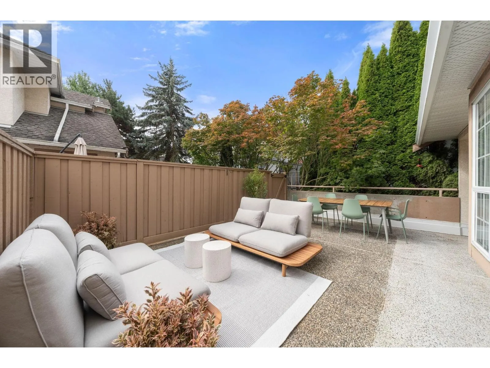 18 901 W 17TH STREET