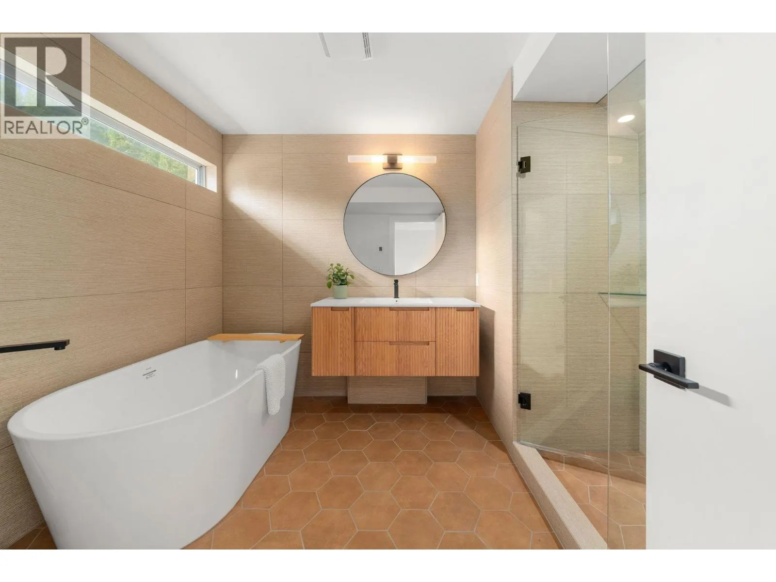 18 901 W 17TH STREET