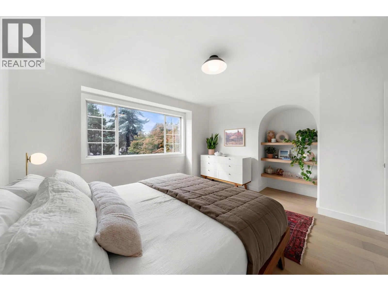 18 901 W 17TH STREET