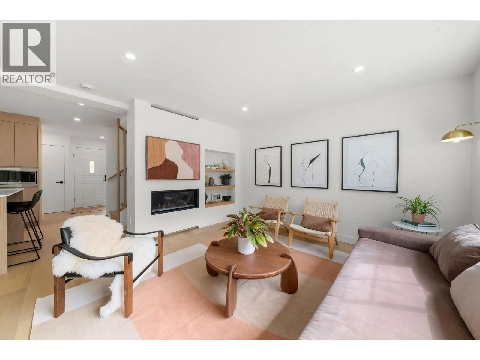 18 901 W 17TH STREET