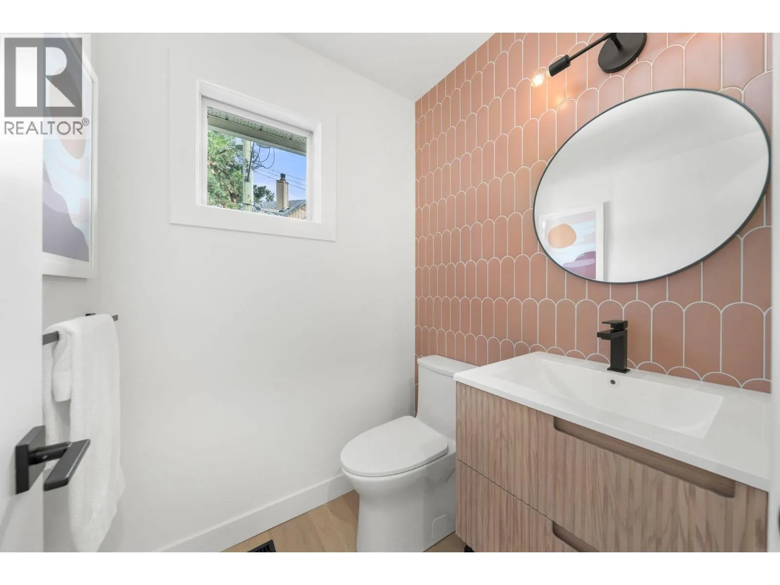 18 901 W 17TH STREET