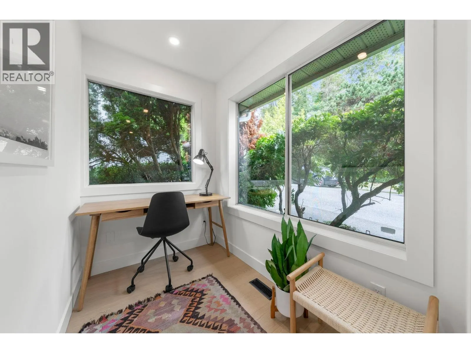 18 901 W 17TH STREET