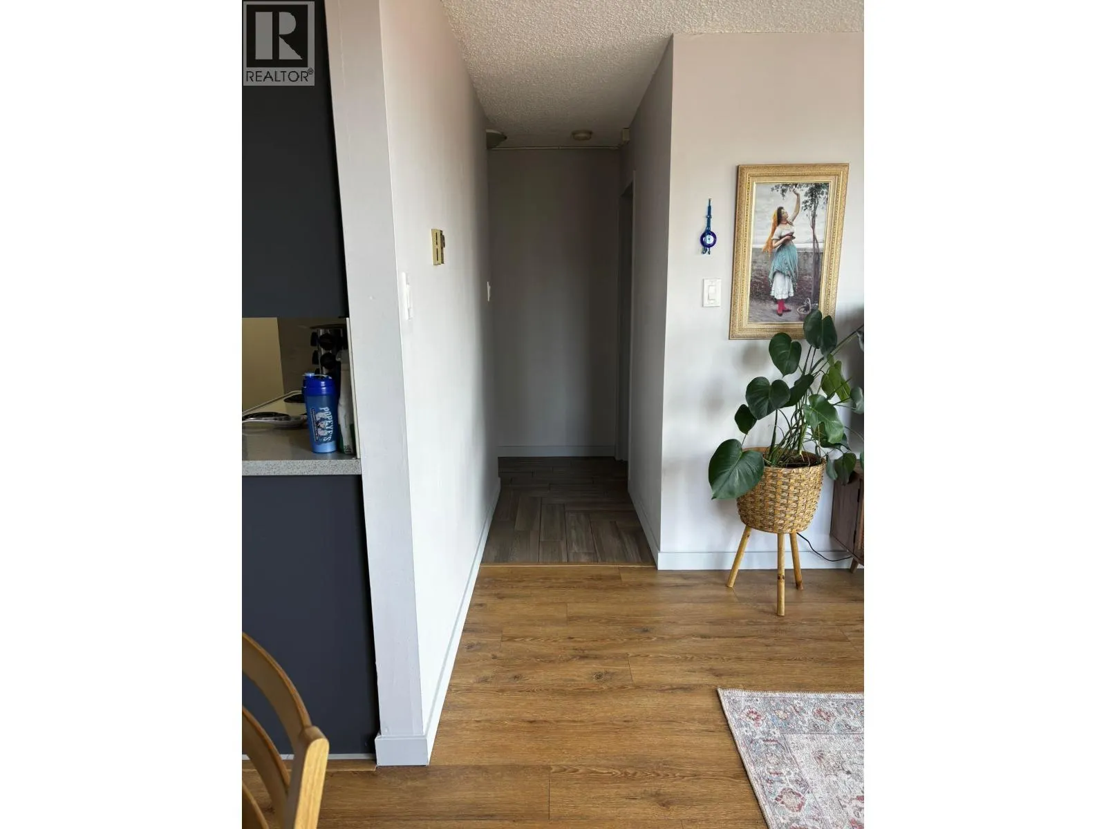 904 9521 CARDSTON COURT