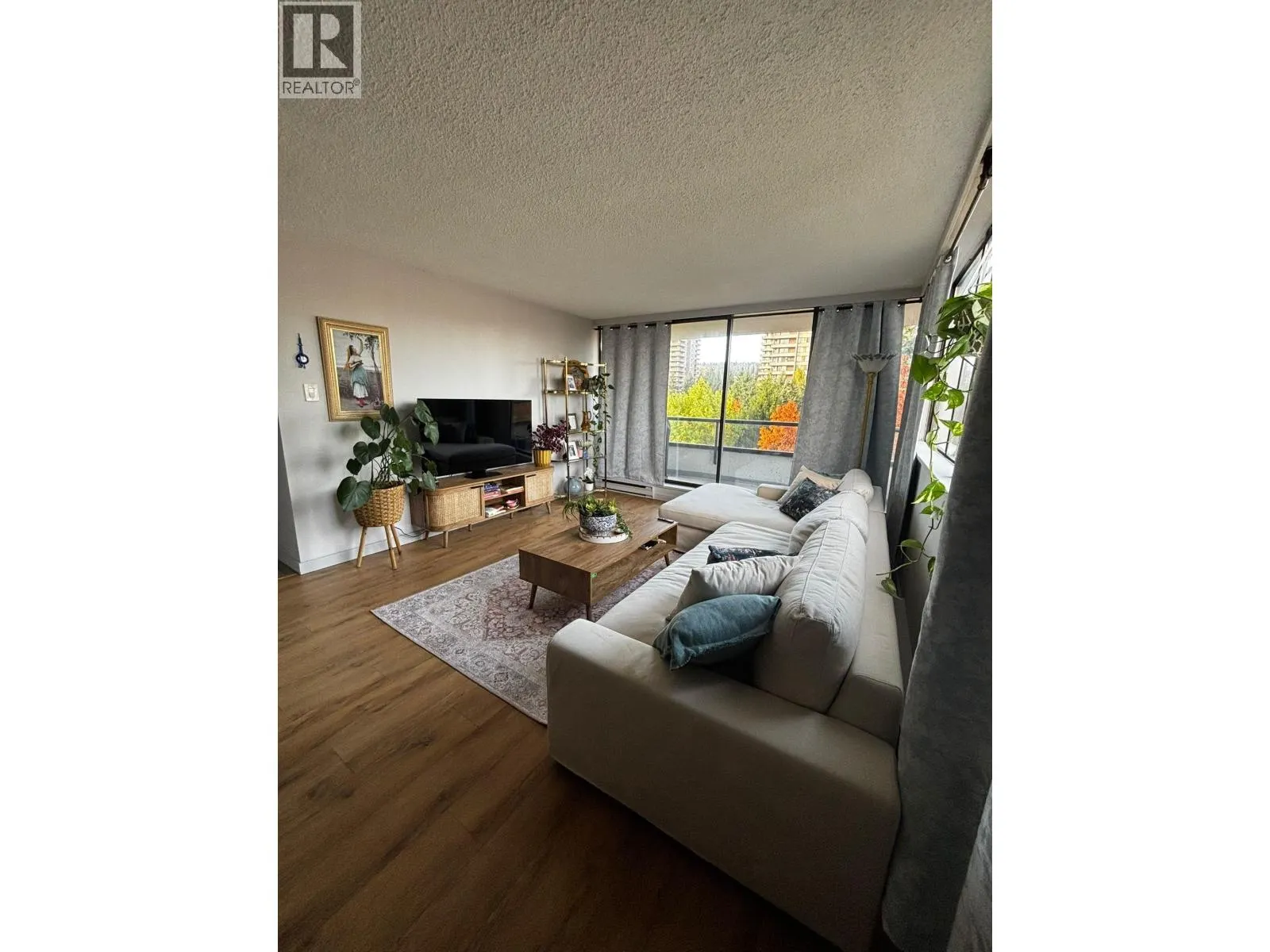 904 9521 CARDSTON COURT