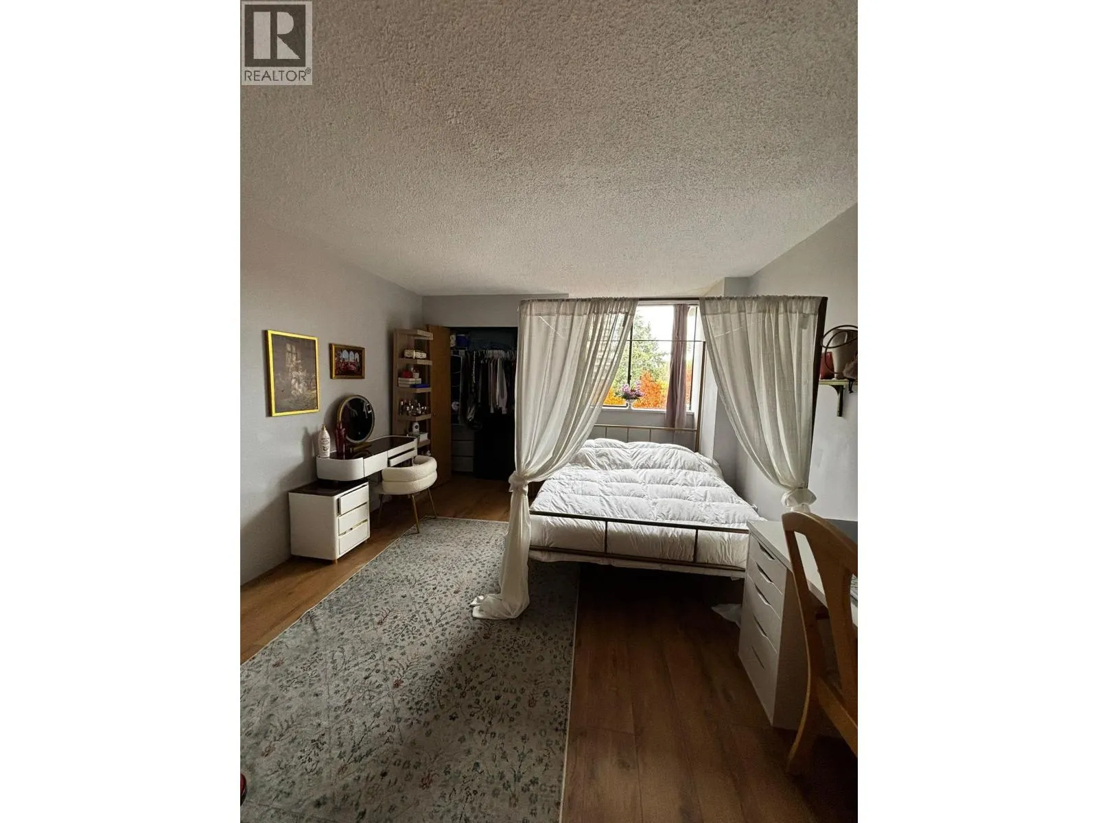 904 9521 CARDSTON COURT