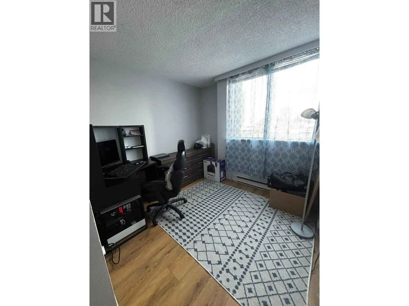 904 9521 CARDSTON COURT