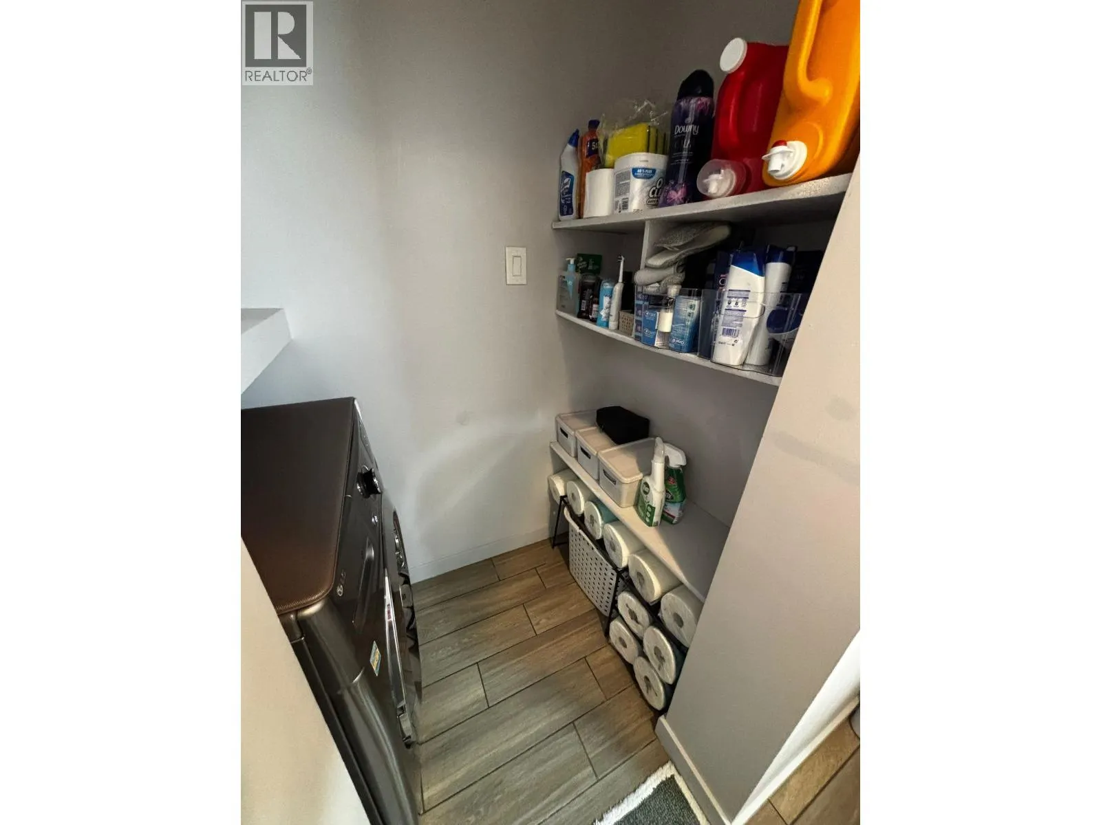 904 9521 CARDSTON COURT