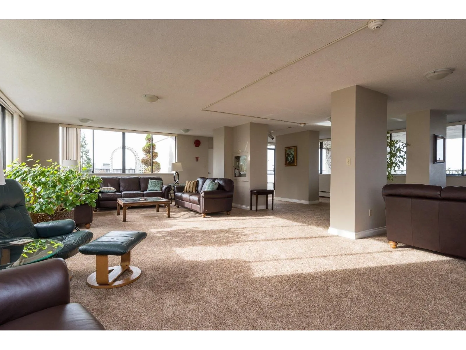 402 1480 FOSTER STREET