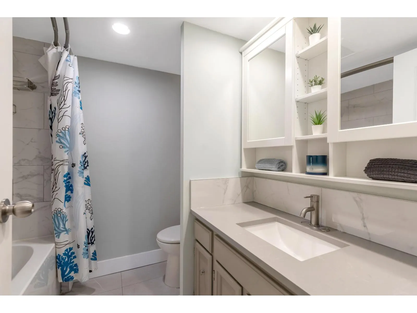 402 1480 FOSTER STREET