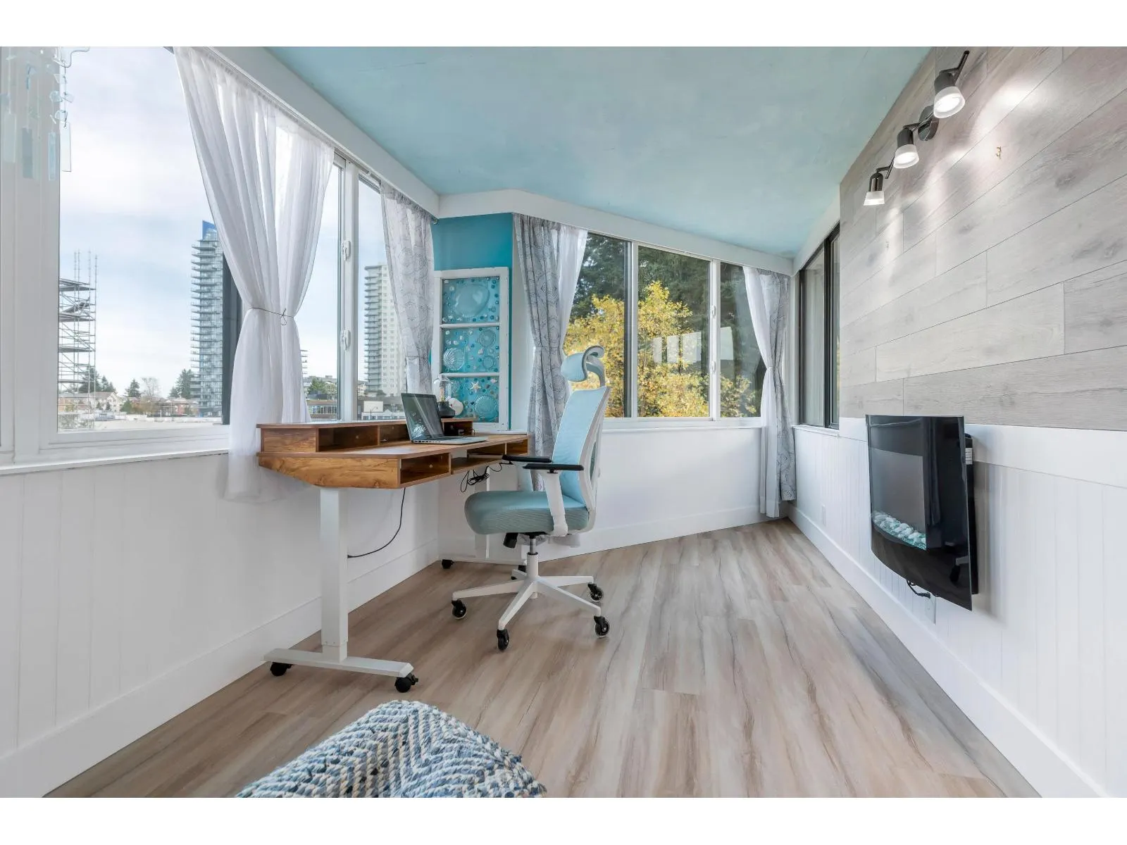 402 1480 FOSTER STREET