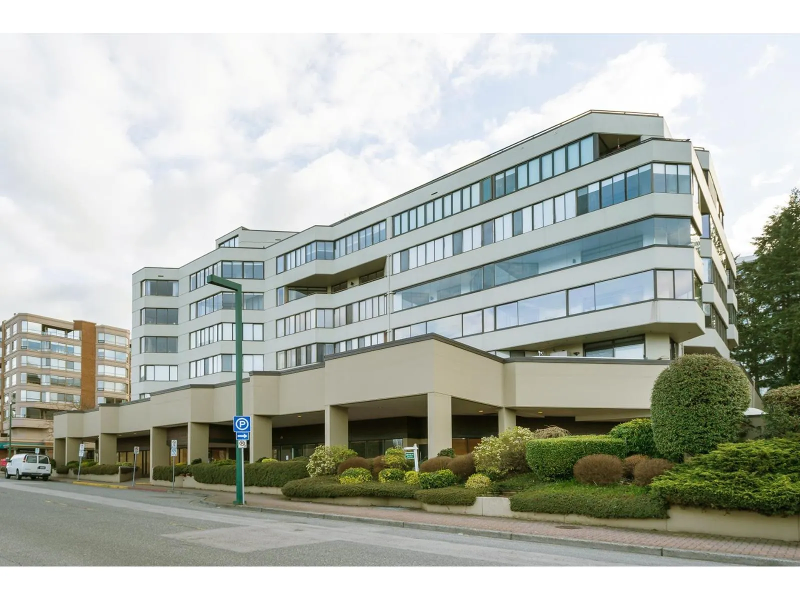 402 1480 FOSTER STREET