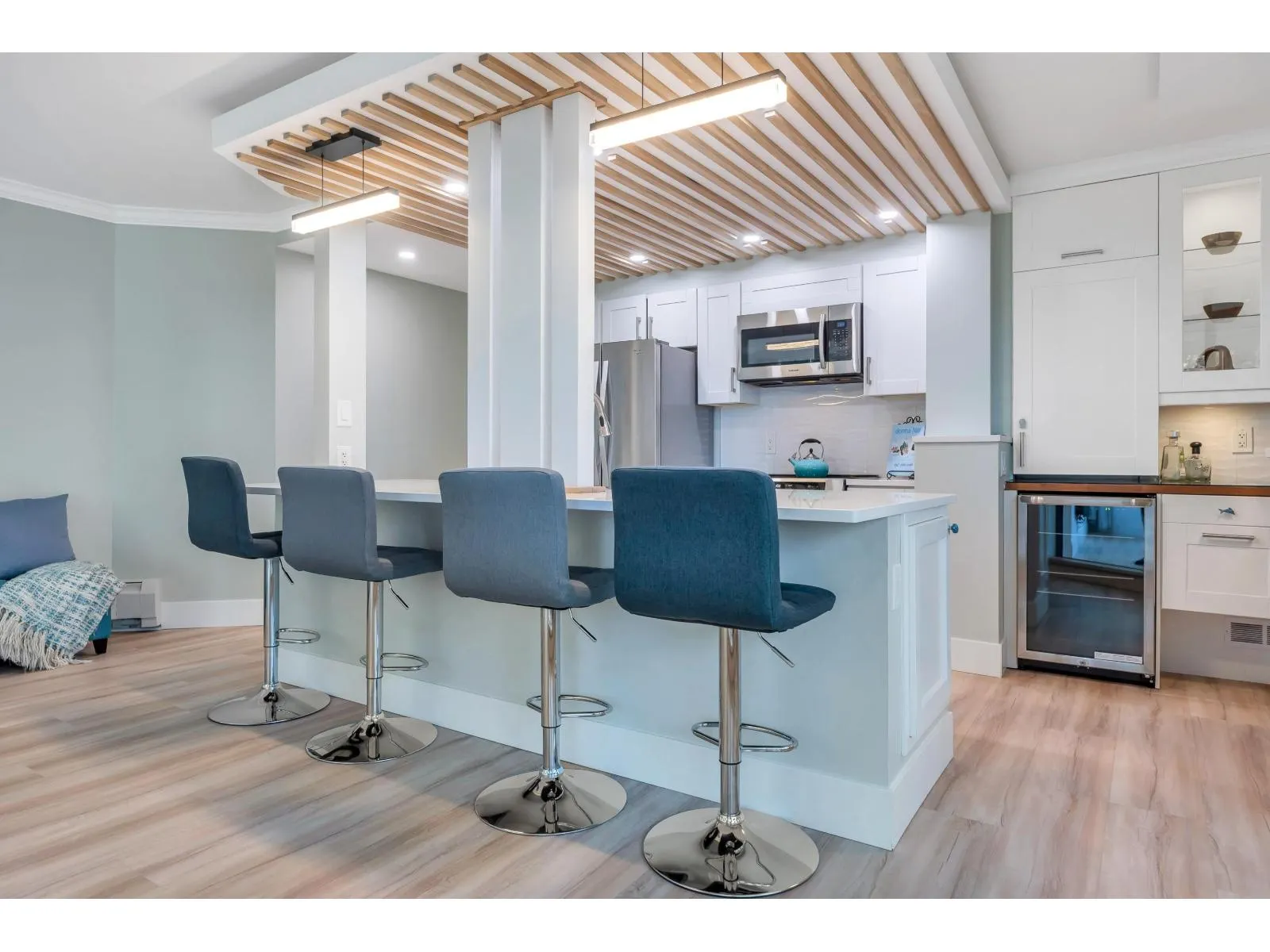 402 1480 FOSTER STREET