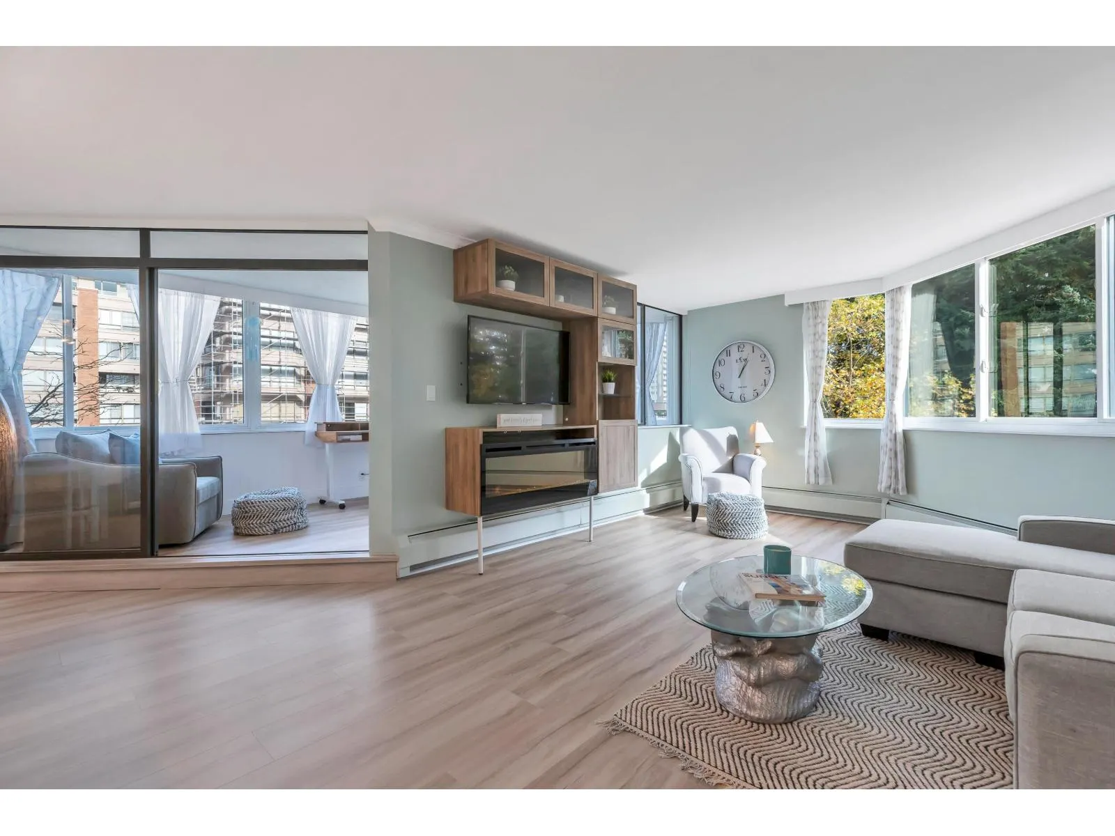 402 1480 FOSTER STREET