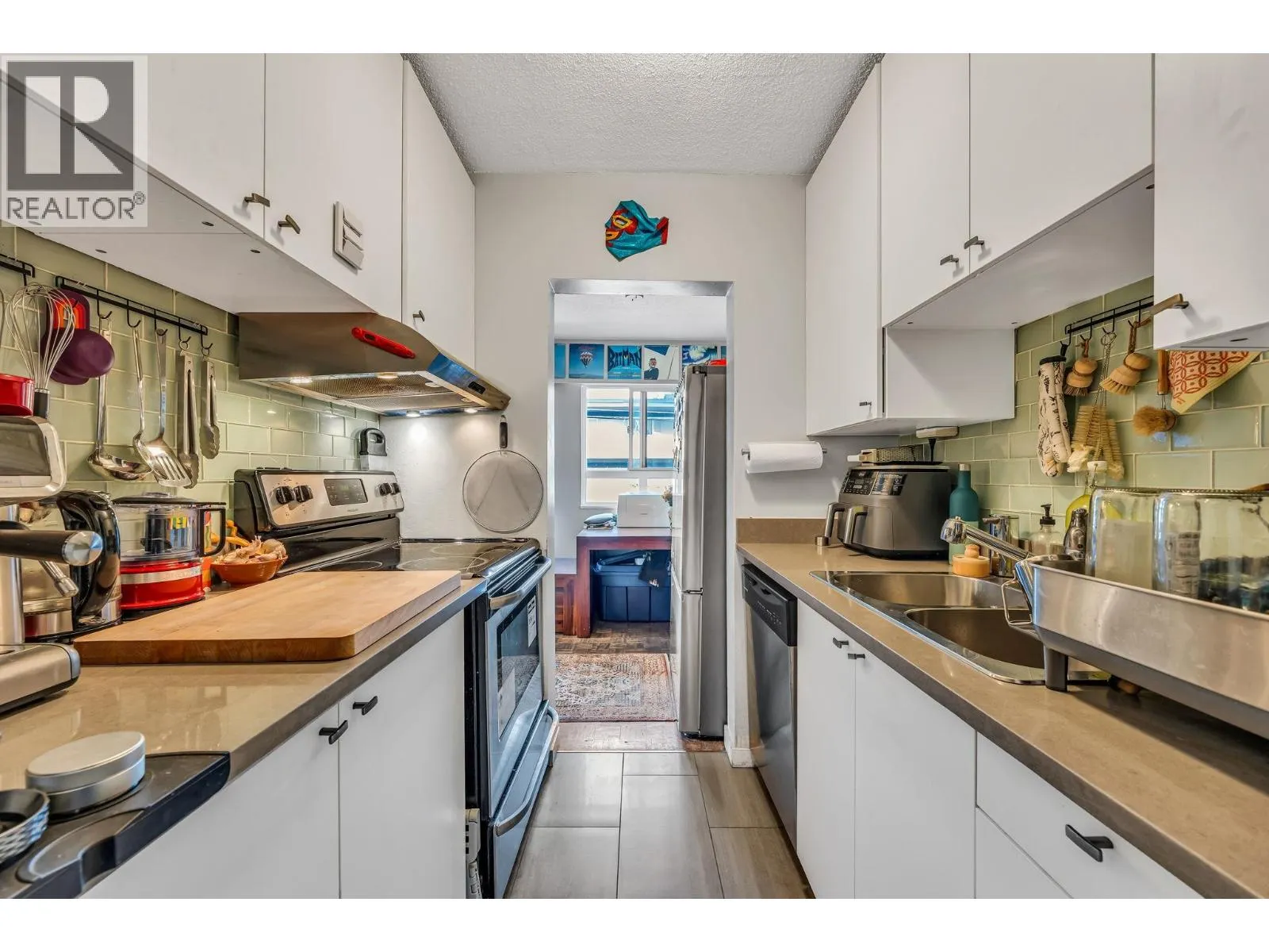 207 2025 W 2ND AVENUE