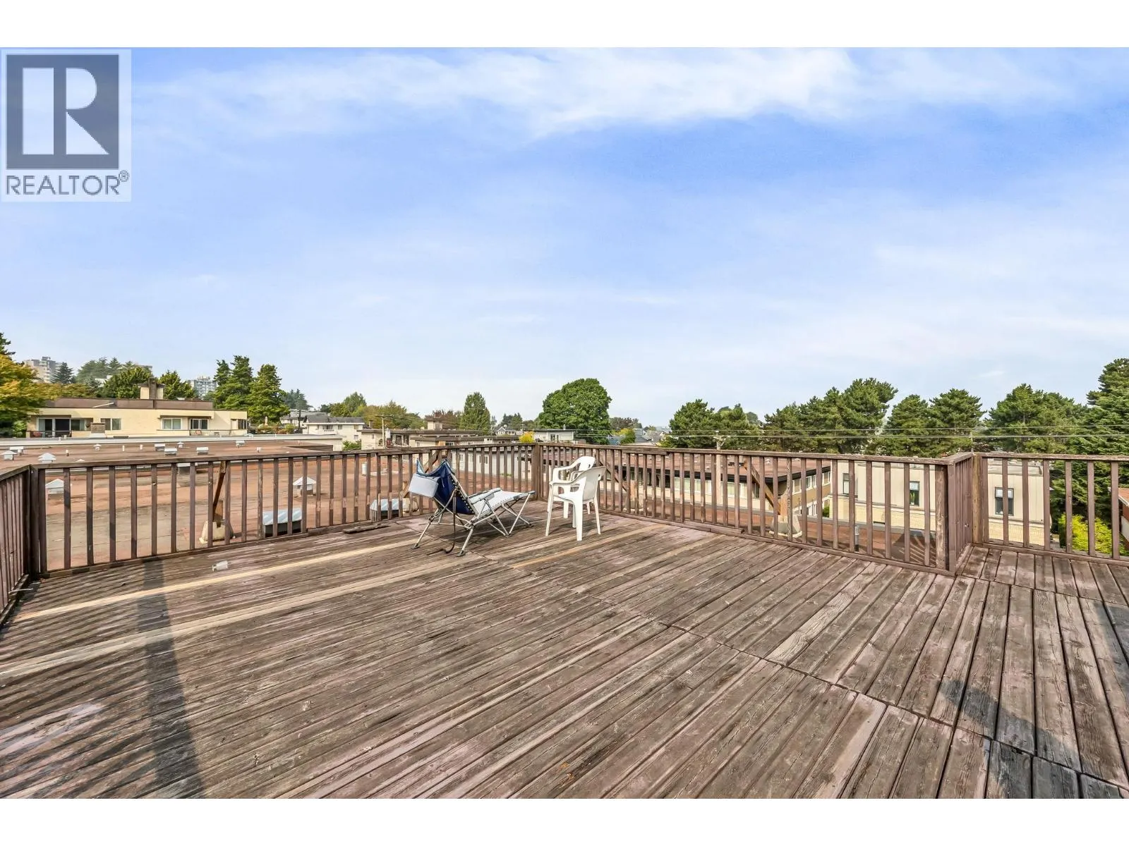 207 2025 W 2ND AVENUE