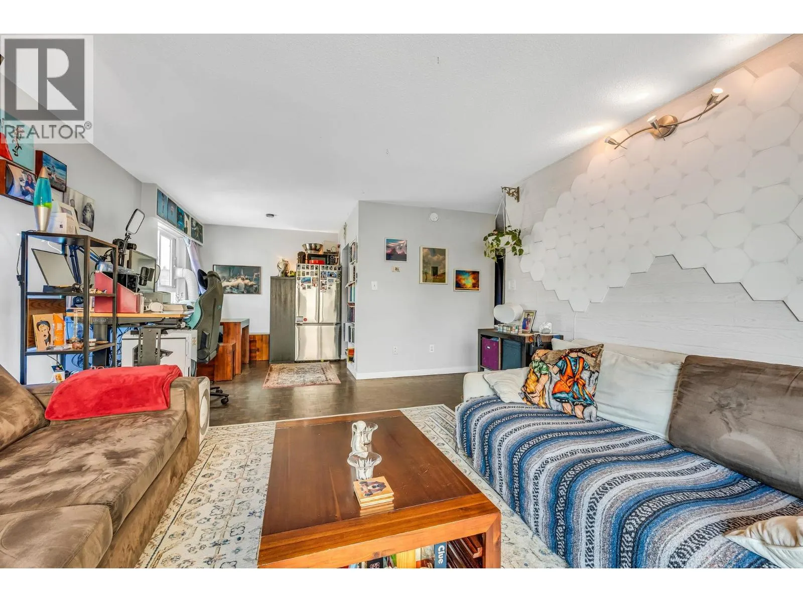 207 2025 W 2ND AVENUE