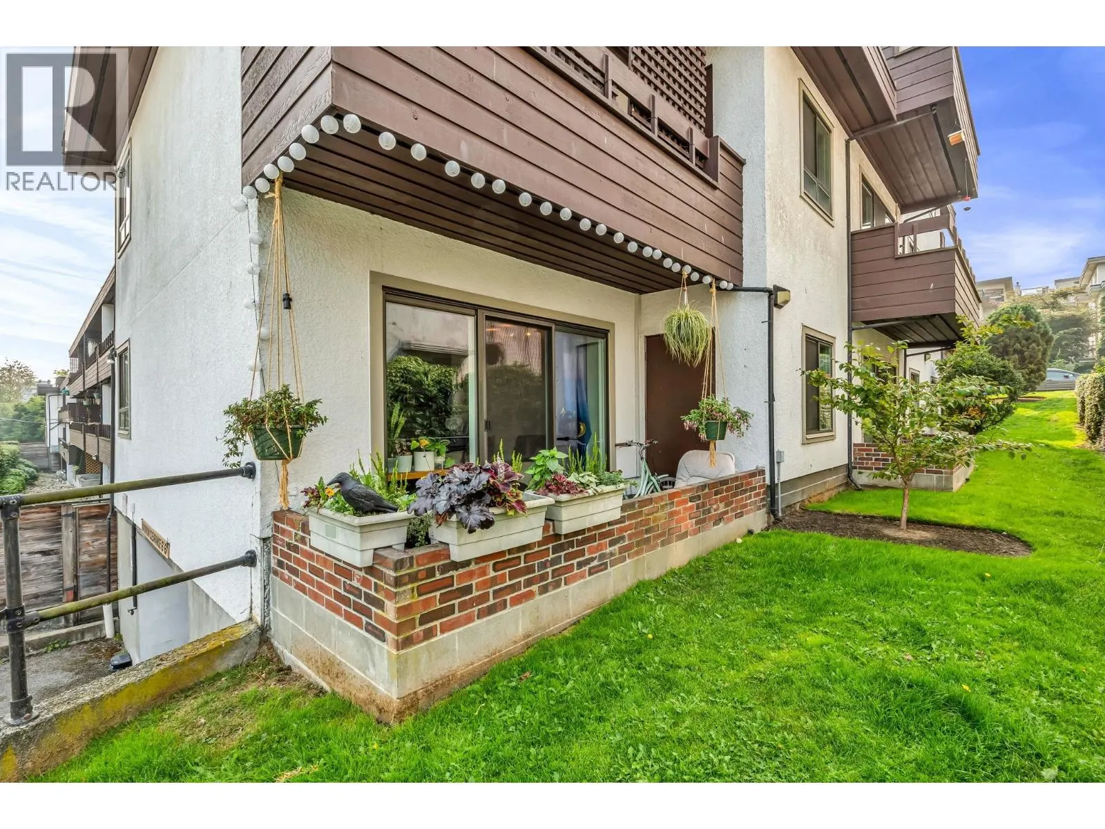 207 2025 W 2ND AVENUE