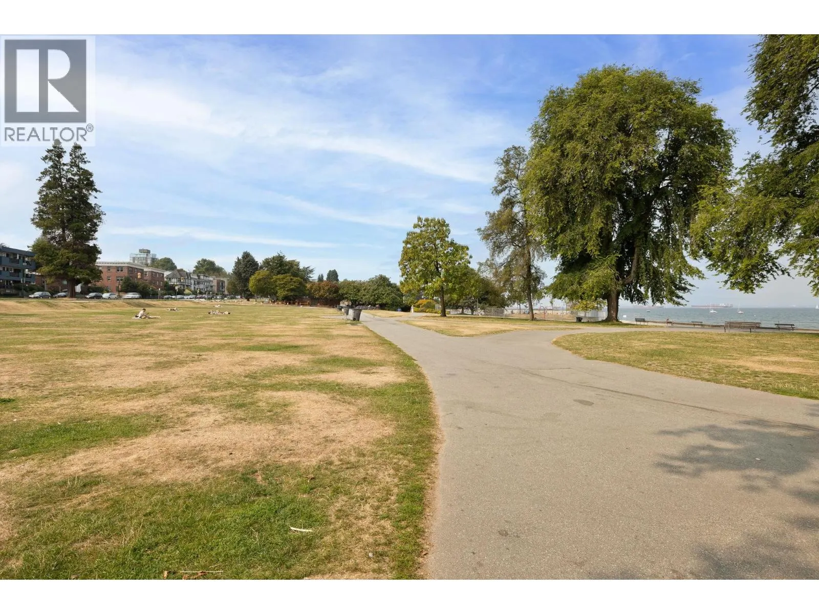 207 2025 W 2ND AVENUE