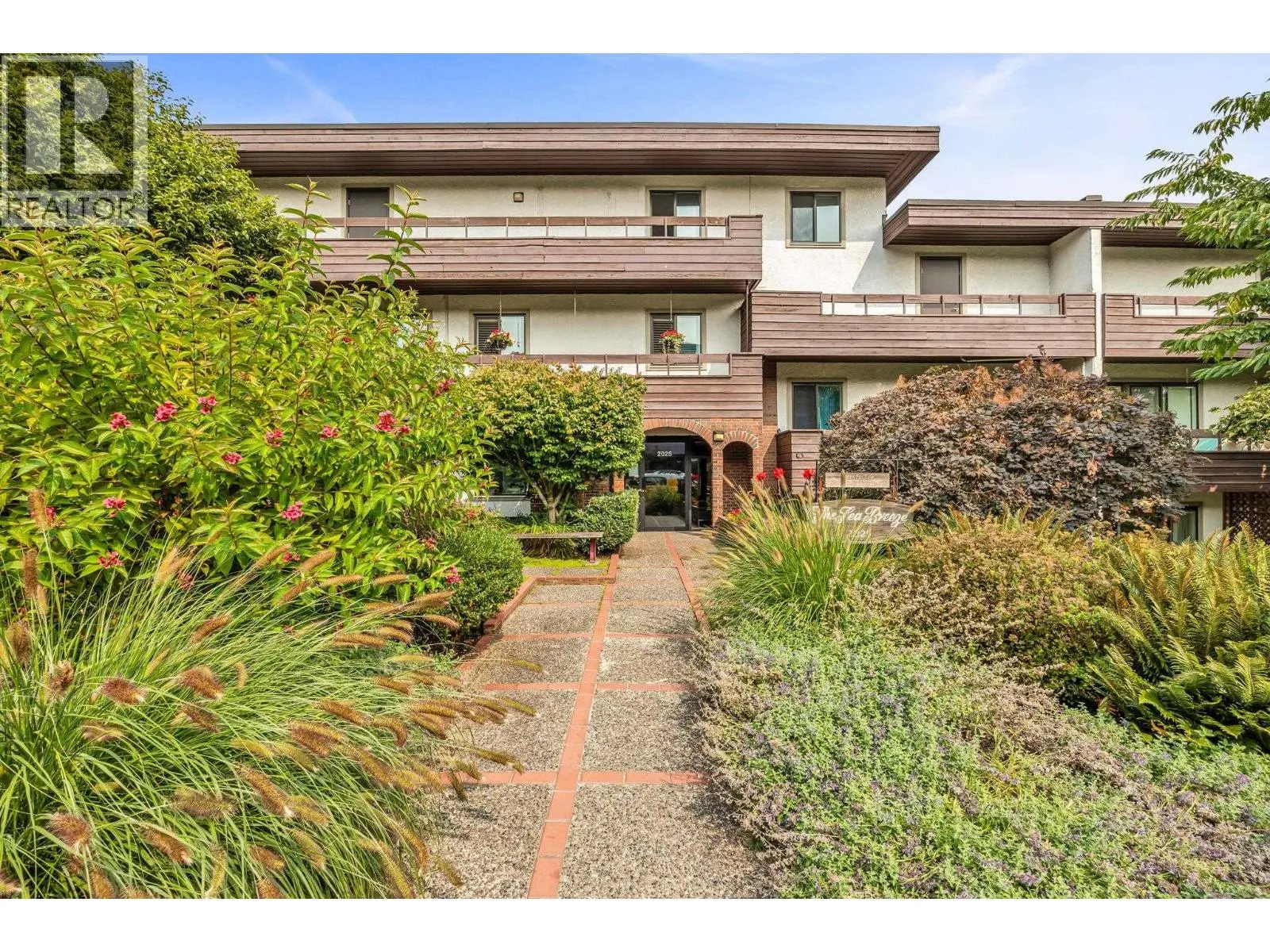 207 2025 W 2ND AVENUE