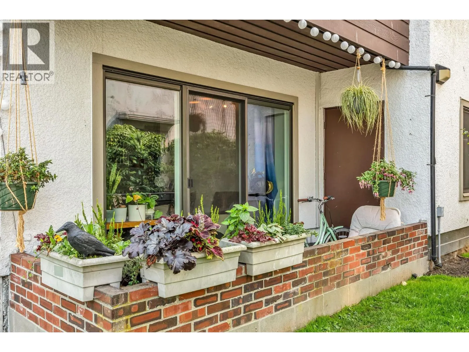 207 2025 W 2ND AVENUE