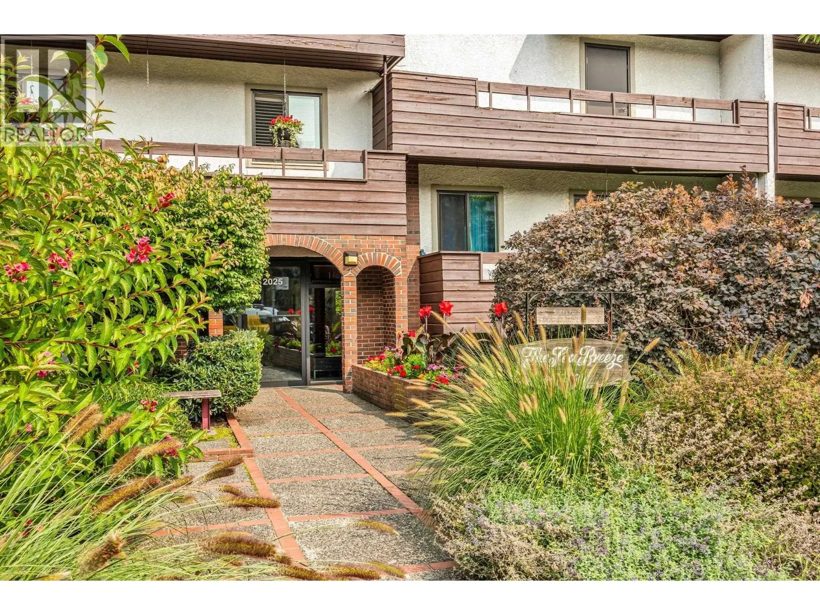 207 2025 W 2ND AVENUE