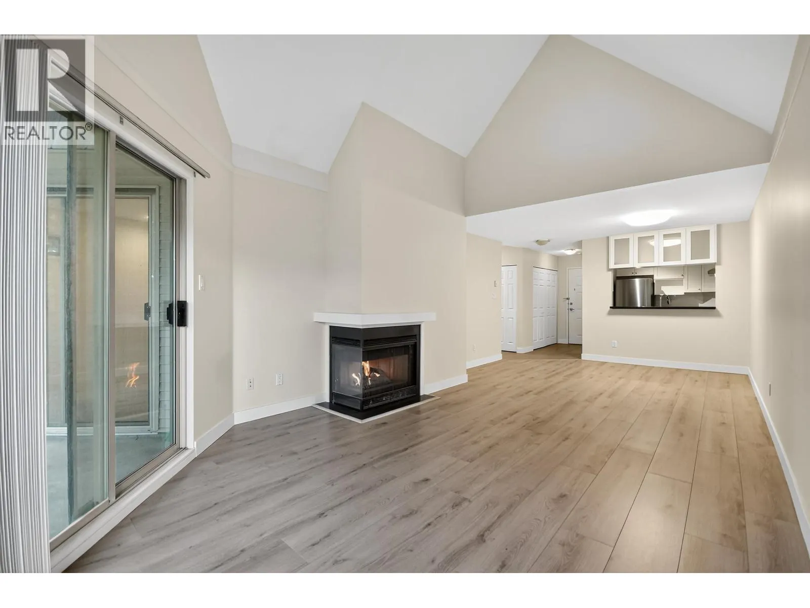 303 7457 MOFFATT ROAD