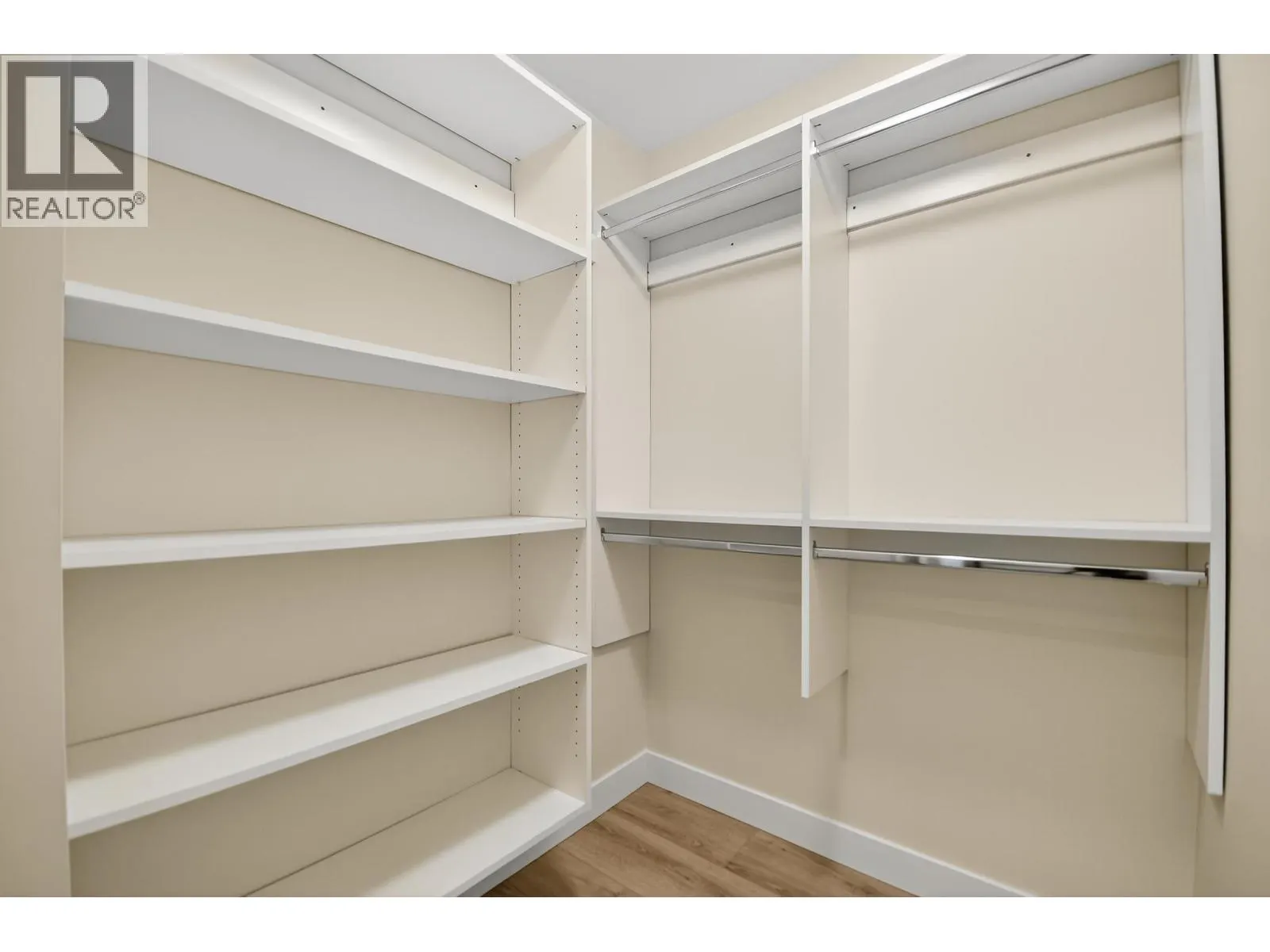 303 7457 MOFFATT ROAD