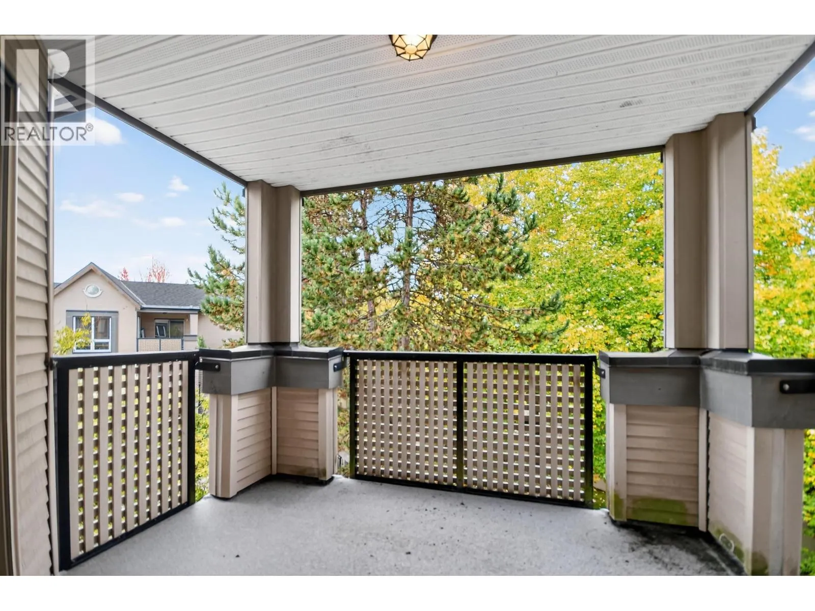 303 7457 MOFFATT ROAD