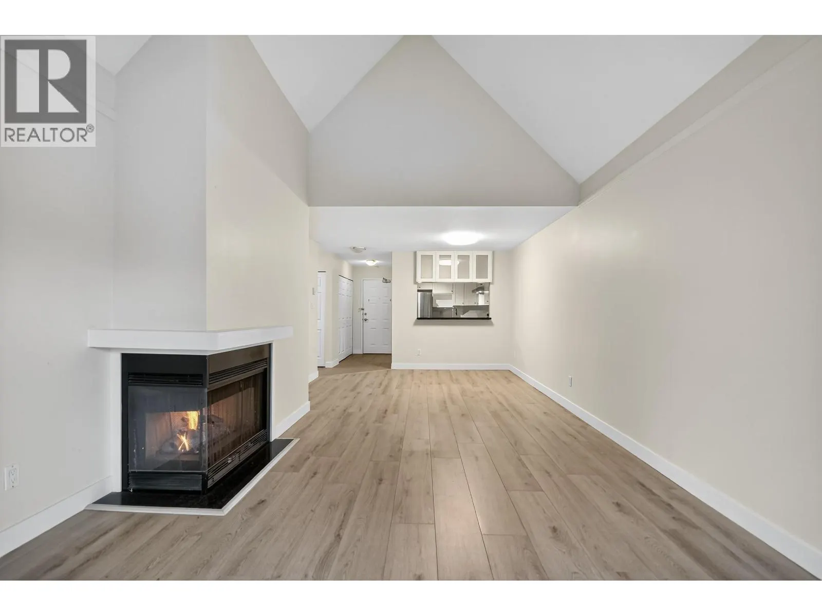 303 7457 MOFFATT ROAD