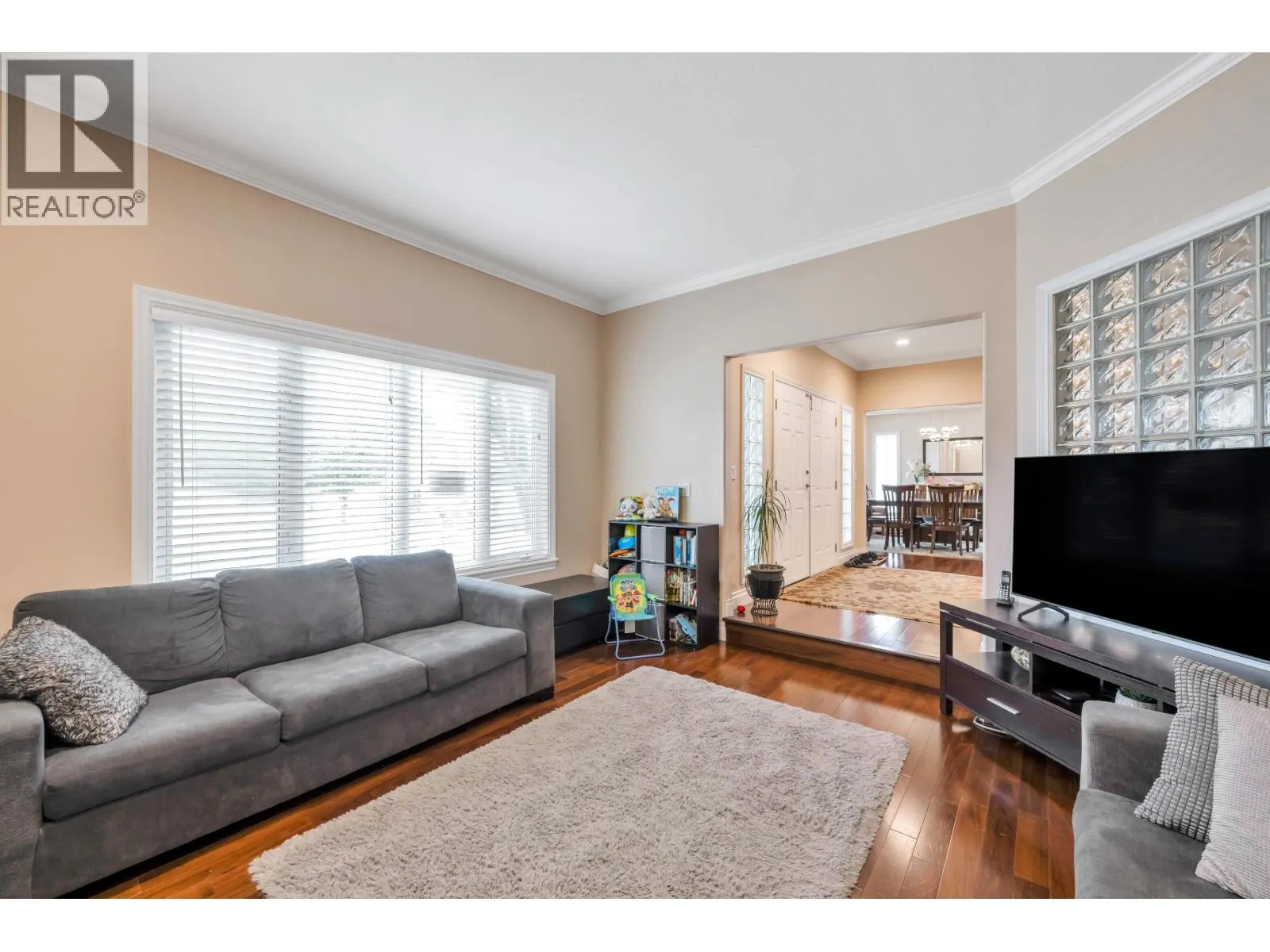 6271 ARLINGTON STREET