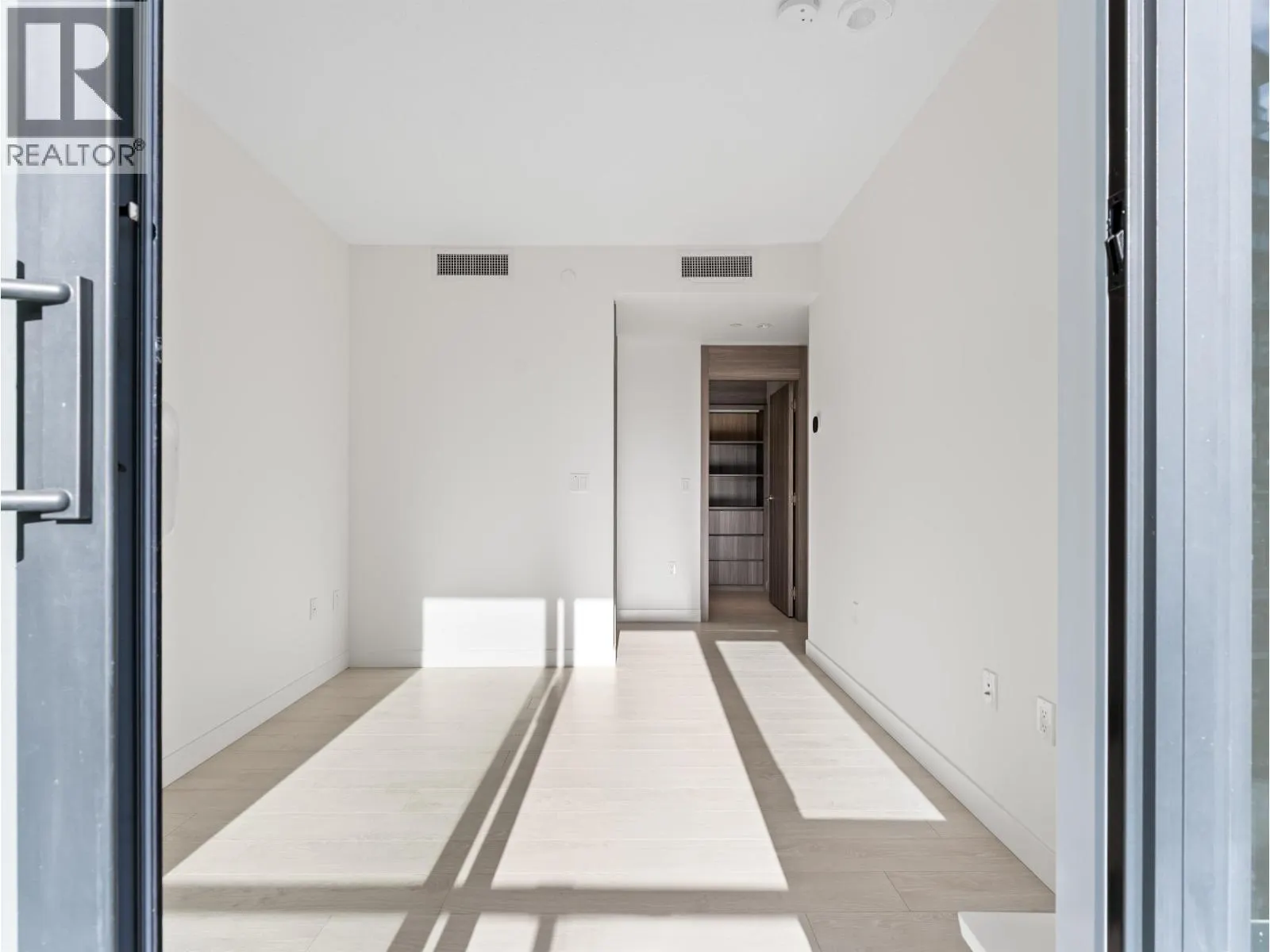 581 8671 HAZELBRIDGE WAY