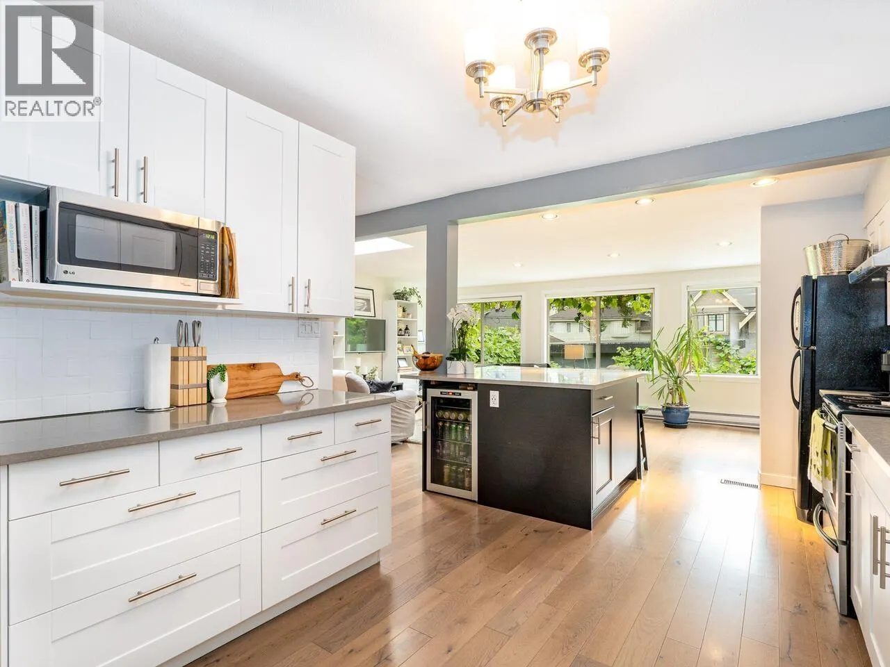 3706 W KING EDWARD AVENUE