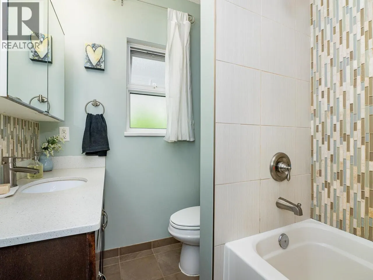 3706 W KING EDWARD AVENUE