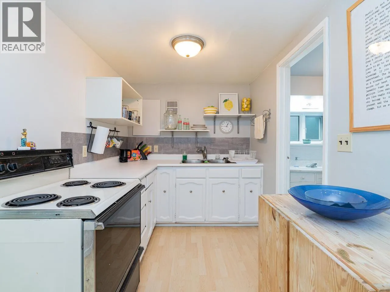 3706 W KING EDWARD AVENUE