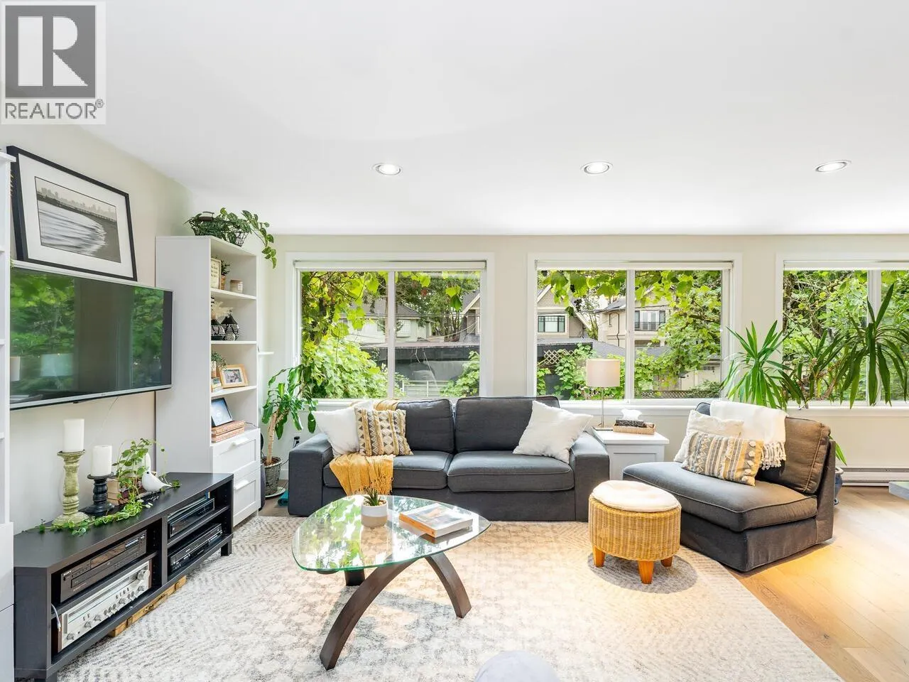 3706 W KING EDWARD AVENUE