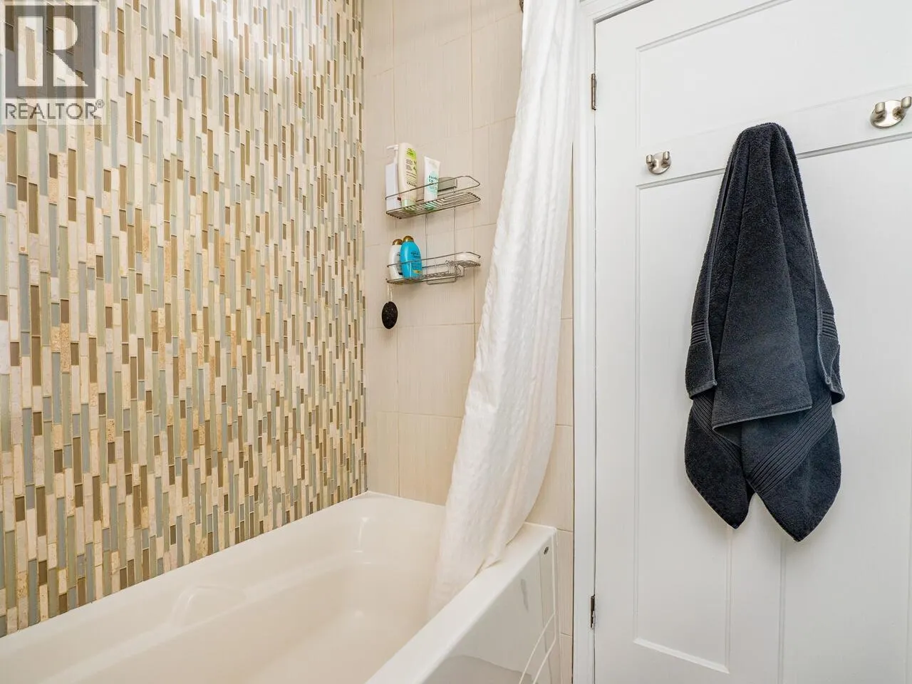 3706 W KING EDWARD AVENUE