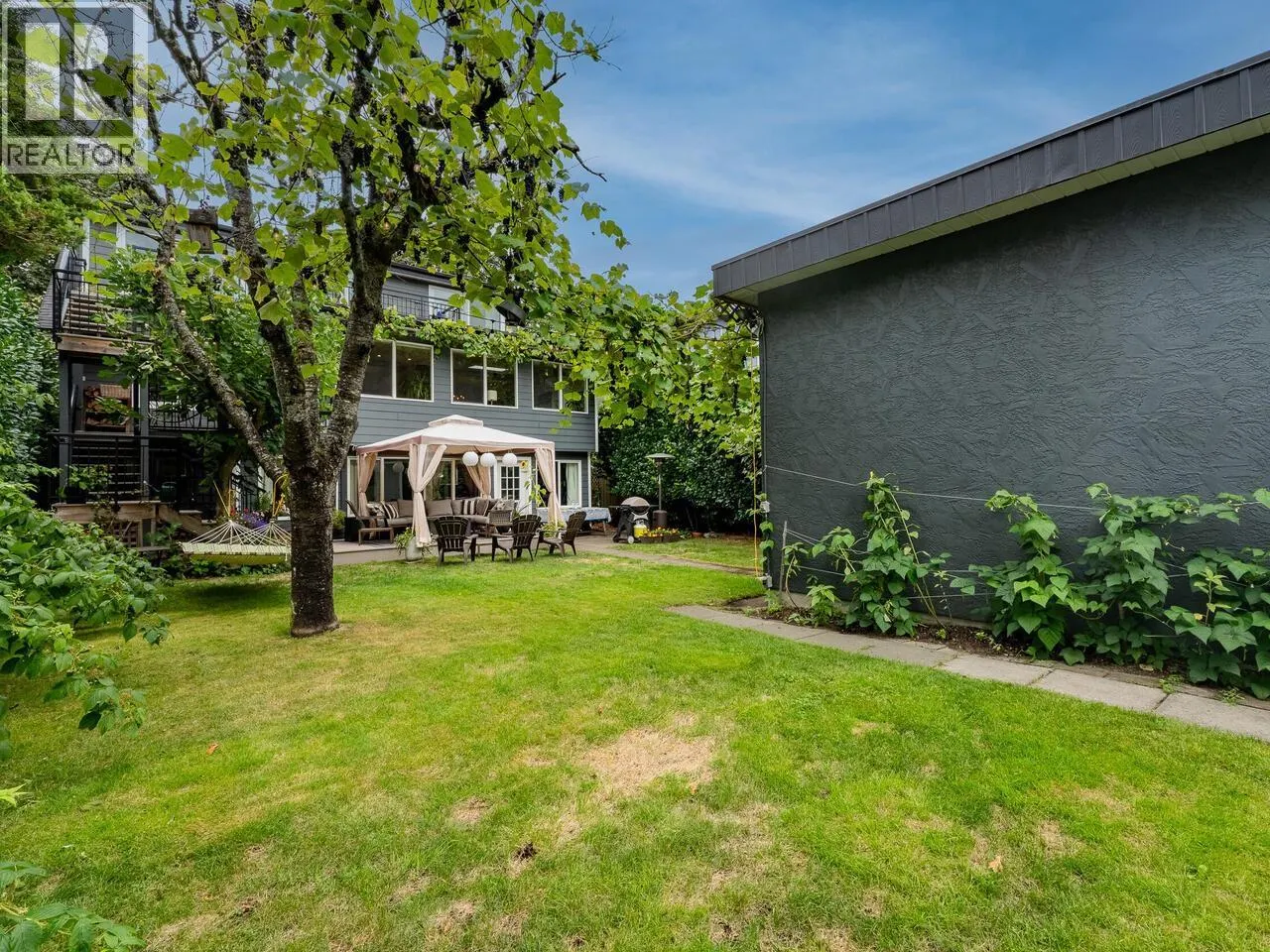 3706 W KING EDWARD AVENUE