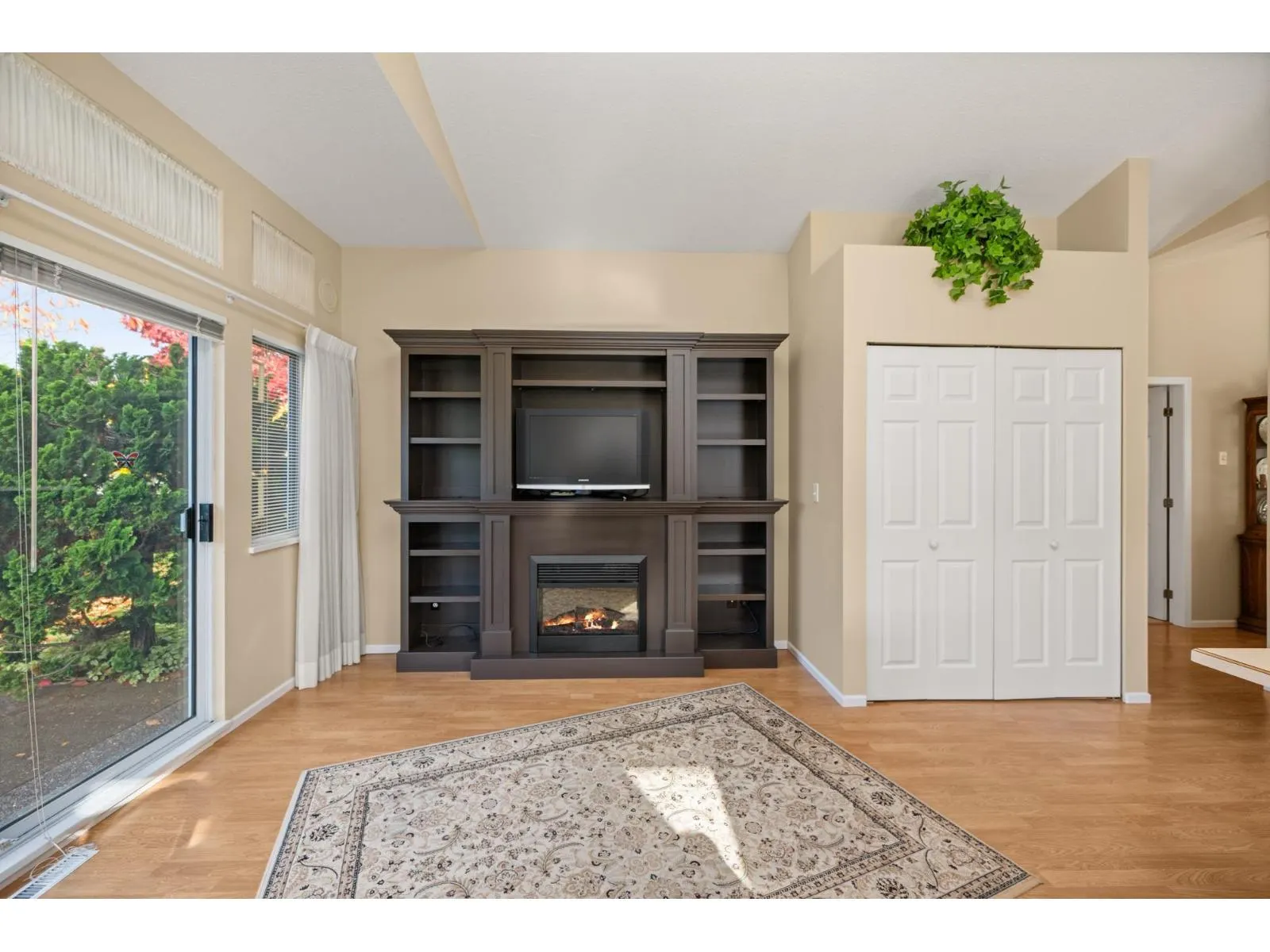 79 9012 WALNUT GROVE DRIVE