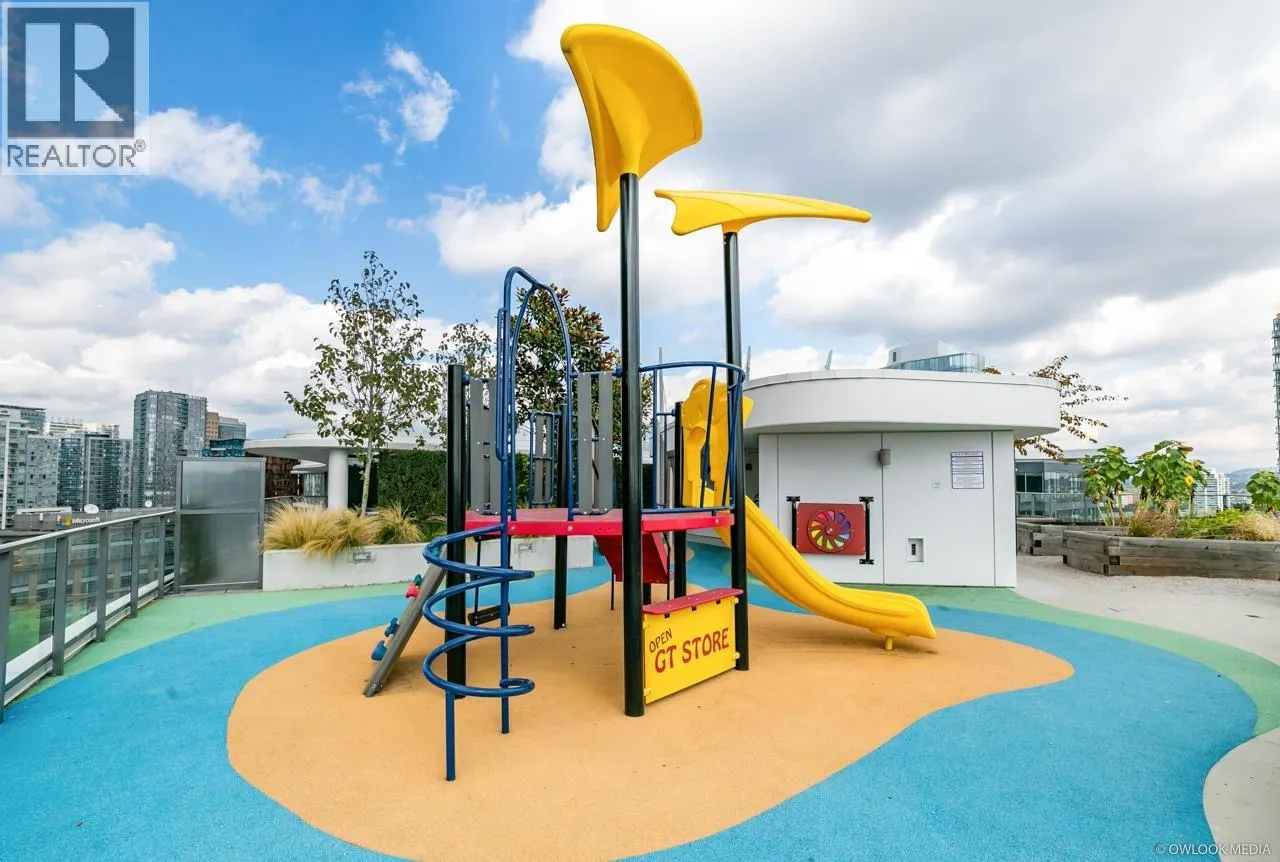 1523 68 SMITHE STREET