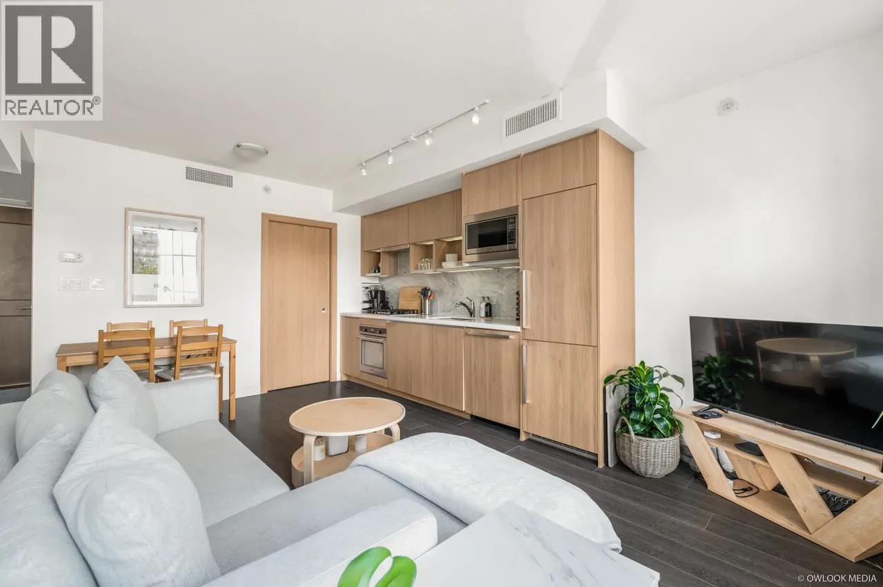 1523 68 SMITHE STREET