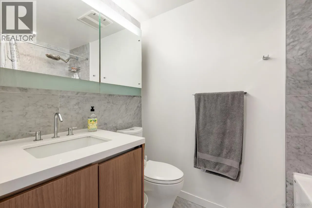 1523 68 SMITHE STREET