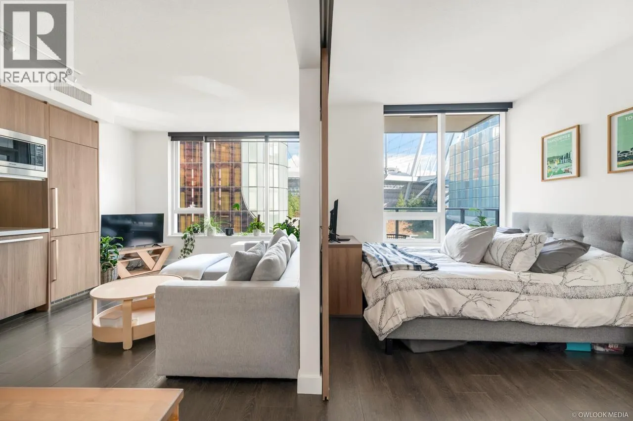 1523 68 SMITHE STREET