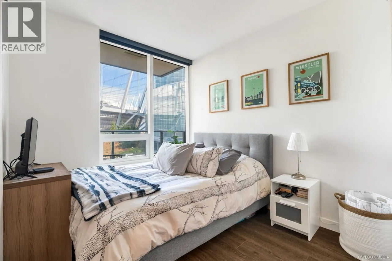 1523 68 SMITHE STREET