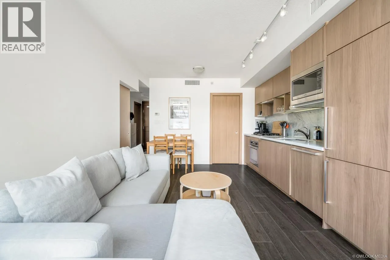 1523 68 SMITHE STREET