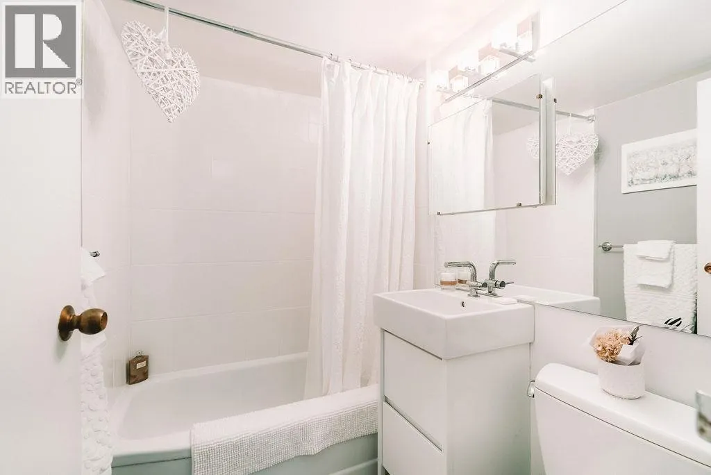 310 1445 MARPOLE AVENUE